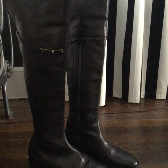 Burberry boots - Picture 4 of 8